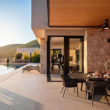 Breathtaking Villa *