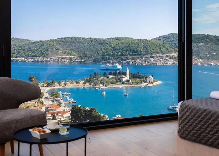 Breathtaking Villa Vis