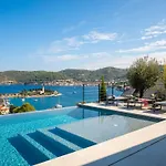 Breathtaking Villa *