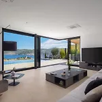 Villa Breathtaking Vis