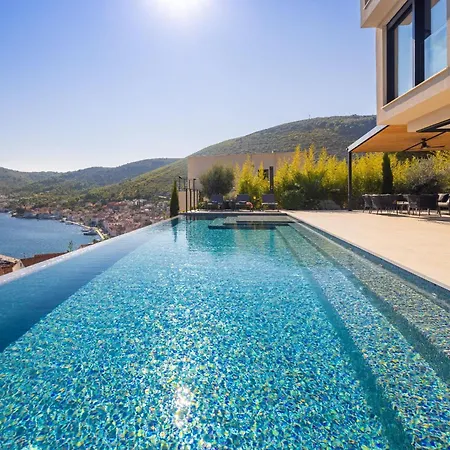 Breathtaking Villa Vis