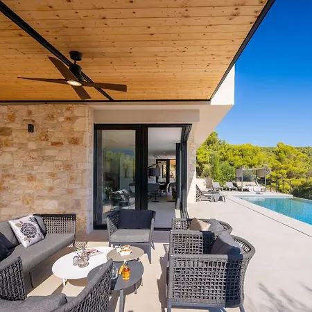 Villa Breathtaking Vis
